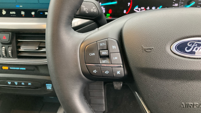 Ford Focus 1.0 EcoBoost Hybrid mHEV 155 Titanium 5dr Petrol Hatchback